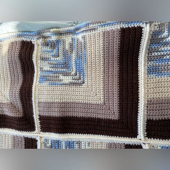 Vintage 1970s Knitted Geometric Bed Throw Blanket - Picture 3 of 12